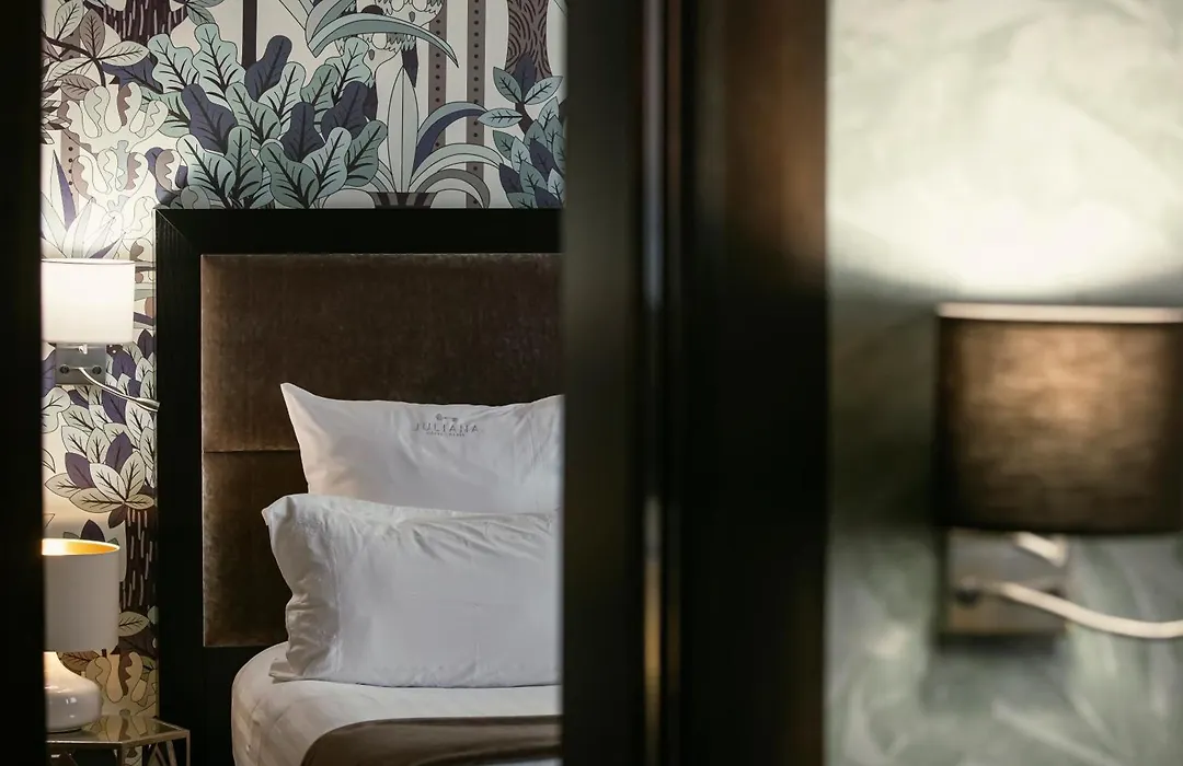 The One Alma Paris-1