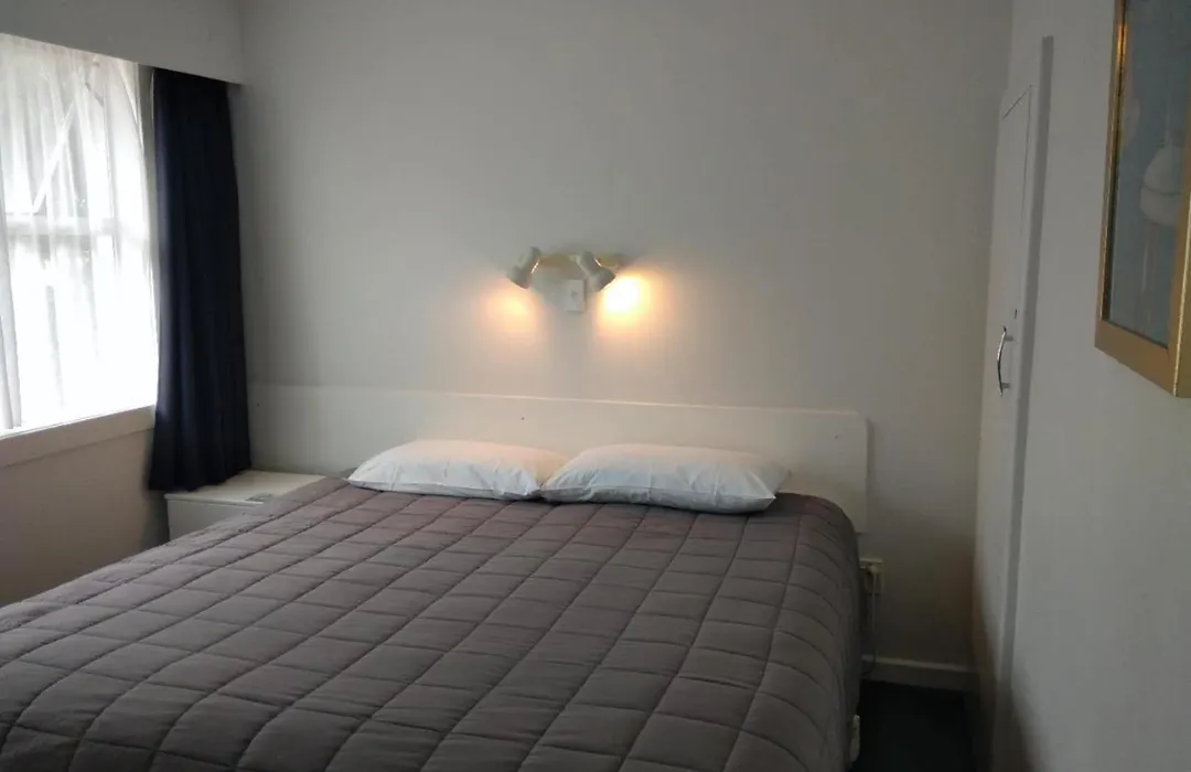 Queens Park Motels-1
