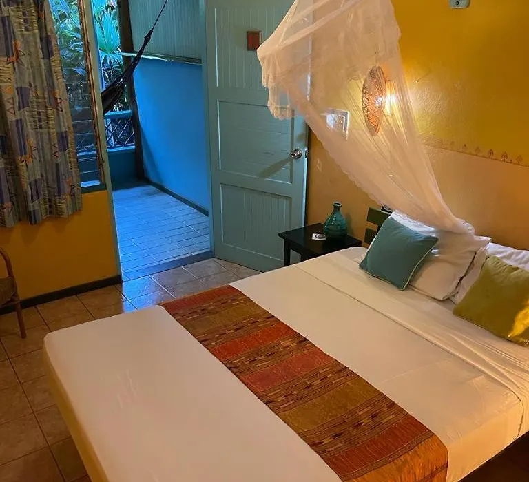 Cabinas Guarana-1