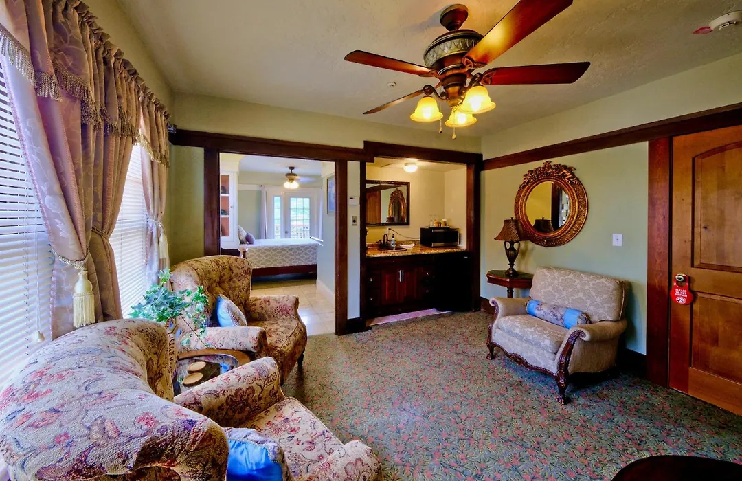Shorelight Inn-1