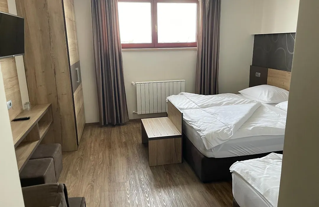 Hotel Roskar-1