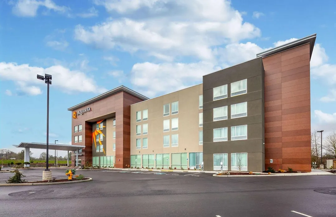 La Quinta Inn & Suites By Wyndham Centralia-1