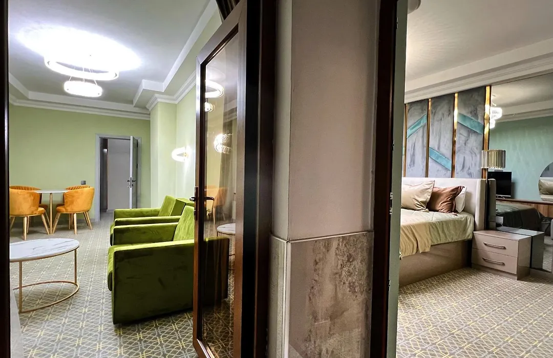 Alison Hotel-1