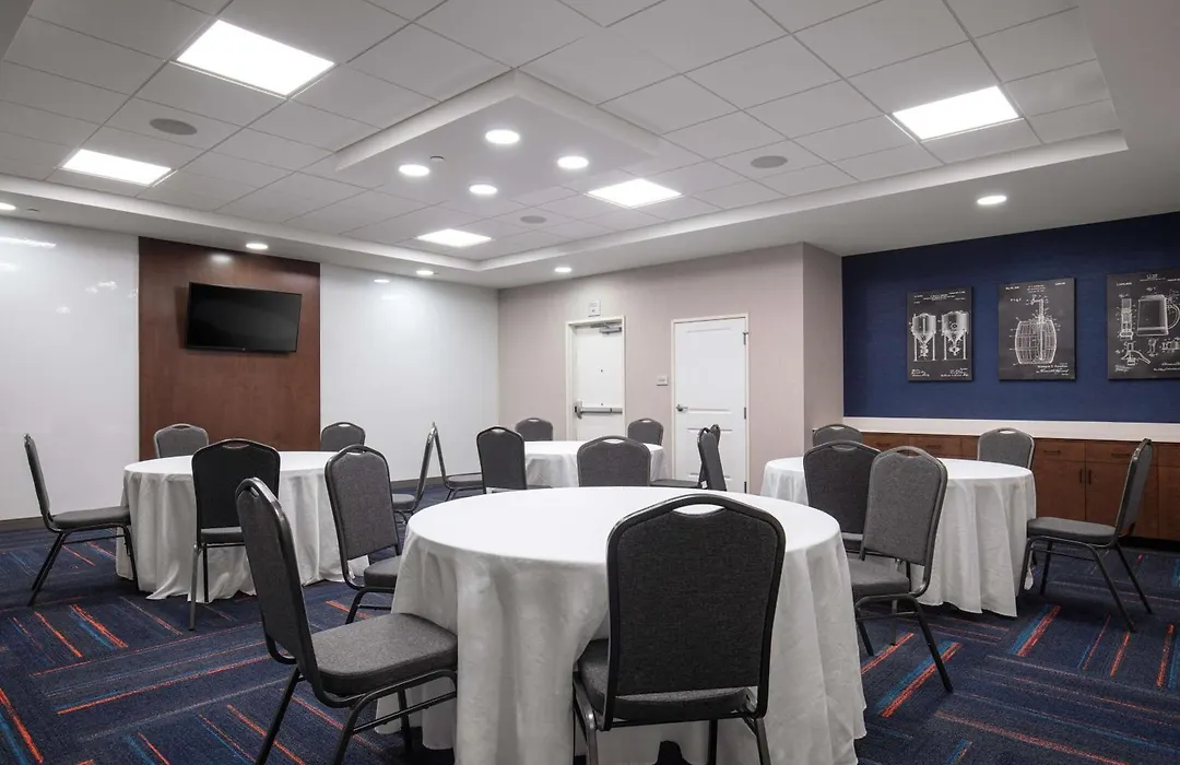 Hampton Inn Green Bay Stadium, Wi-1