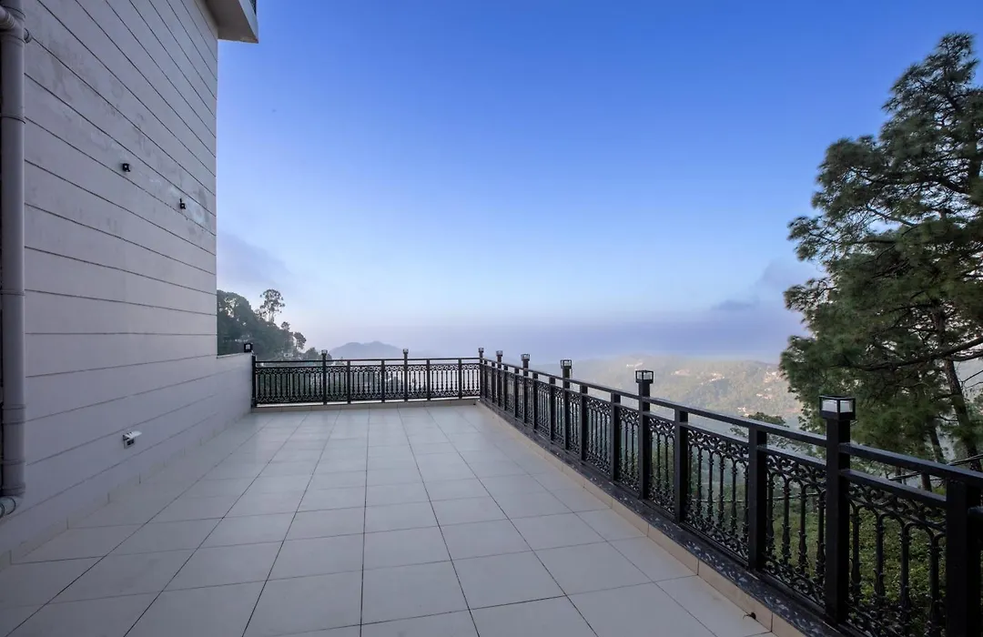 Luxe Resorts - Centrally Heated Air Conditioned Hotel In The Heart Of Kasauli-1