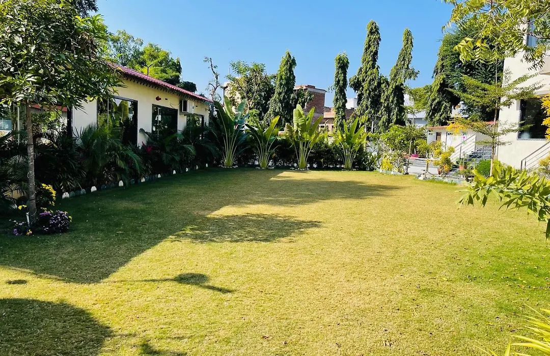 Dev Villa Resort-1