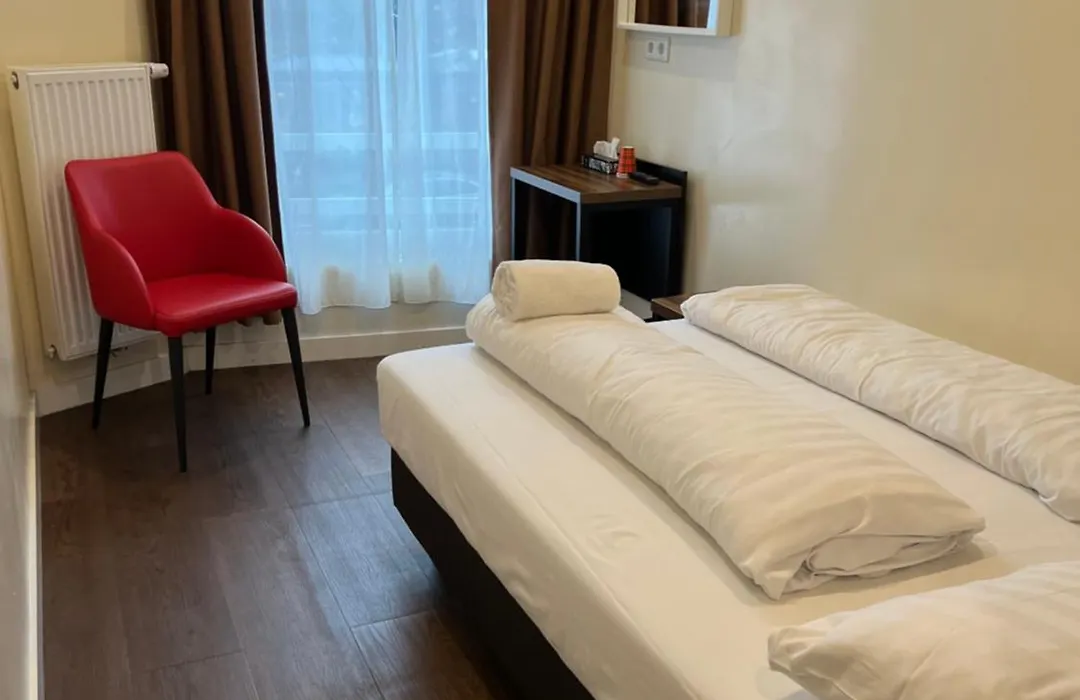Dam Hotel-1