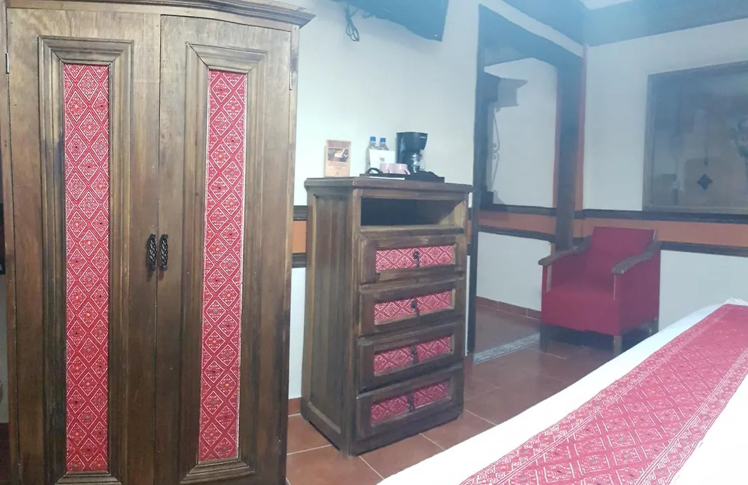 Nuestras Raíces Hotel - Museo - Restaurante-1