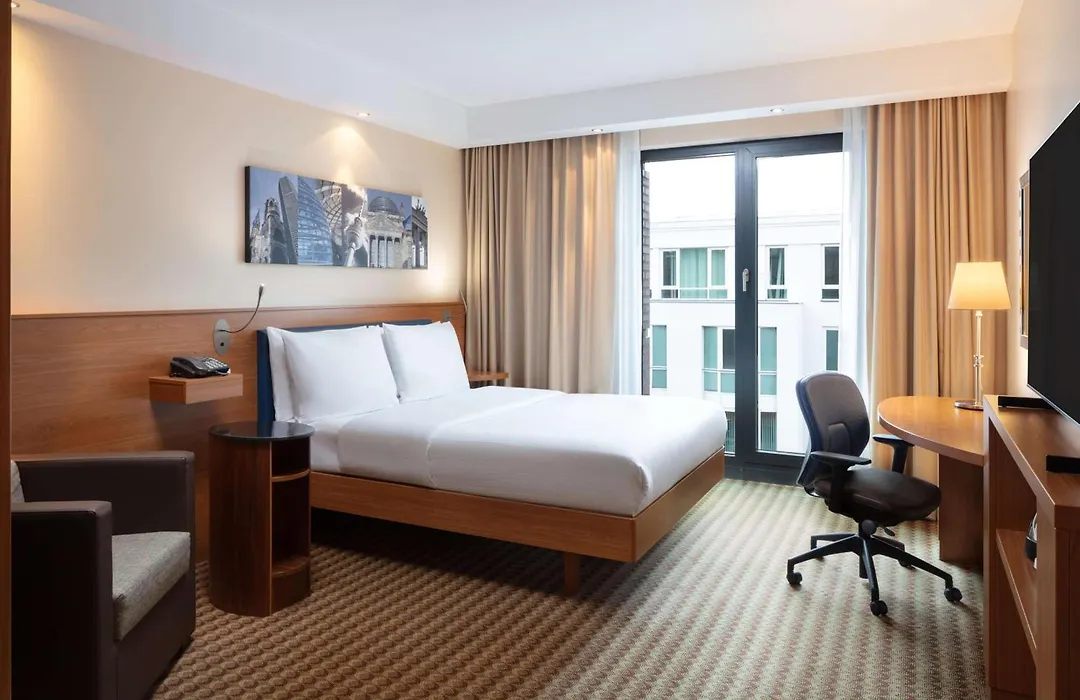 Hampton By Hilton Berlin City West-1
