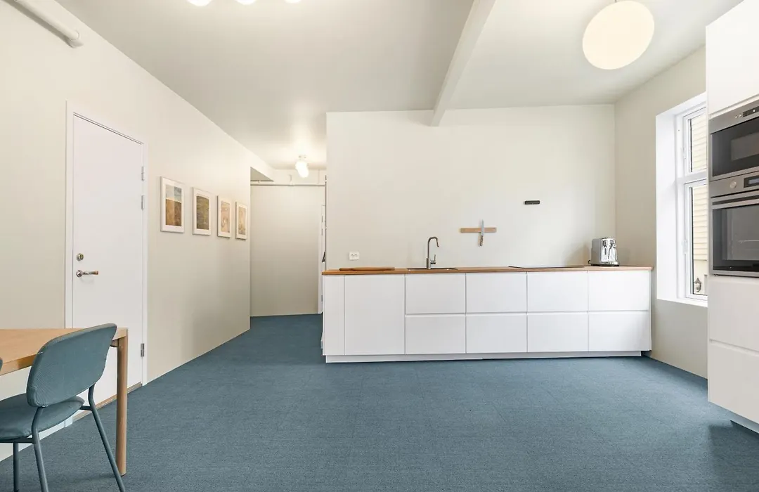 Central Guest House - Bedroom With Private Bathroom-1