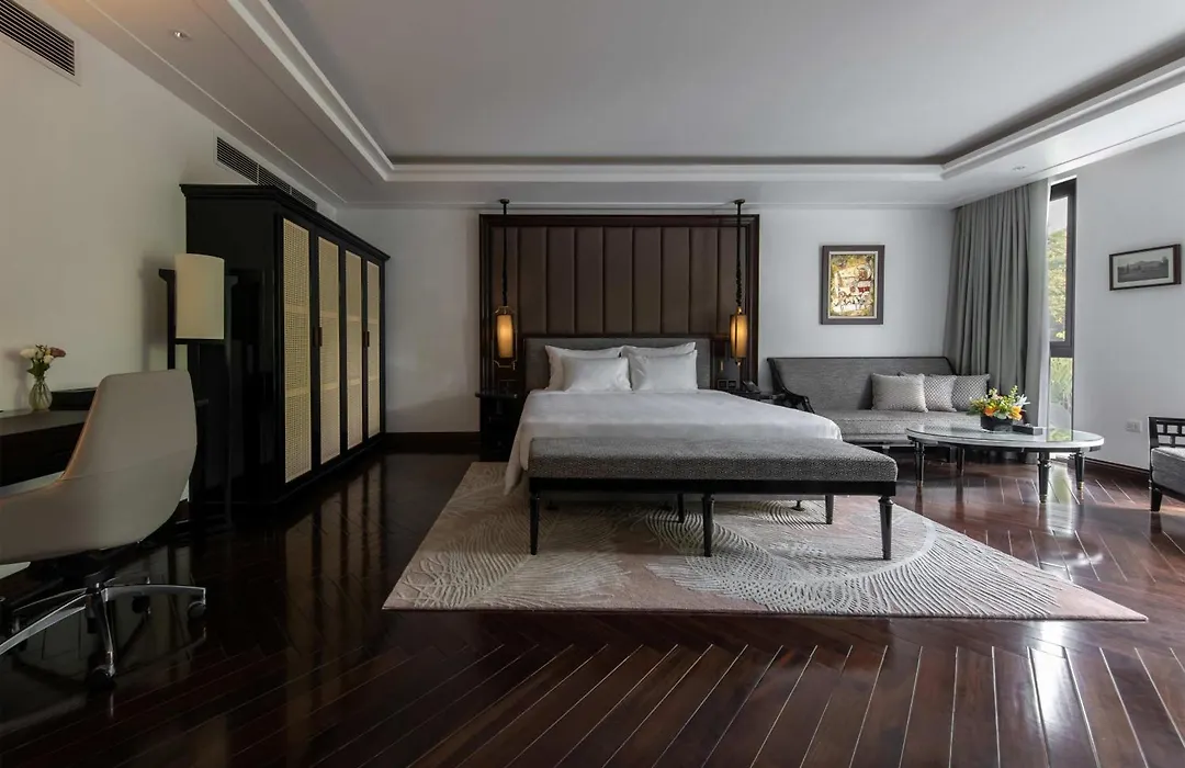 Elegant Mansion 88-1
