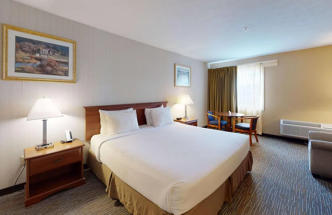 Ramada By Wyndham Strasburg - Shenandoah Valley-1