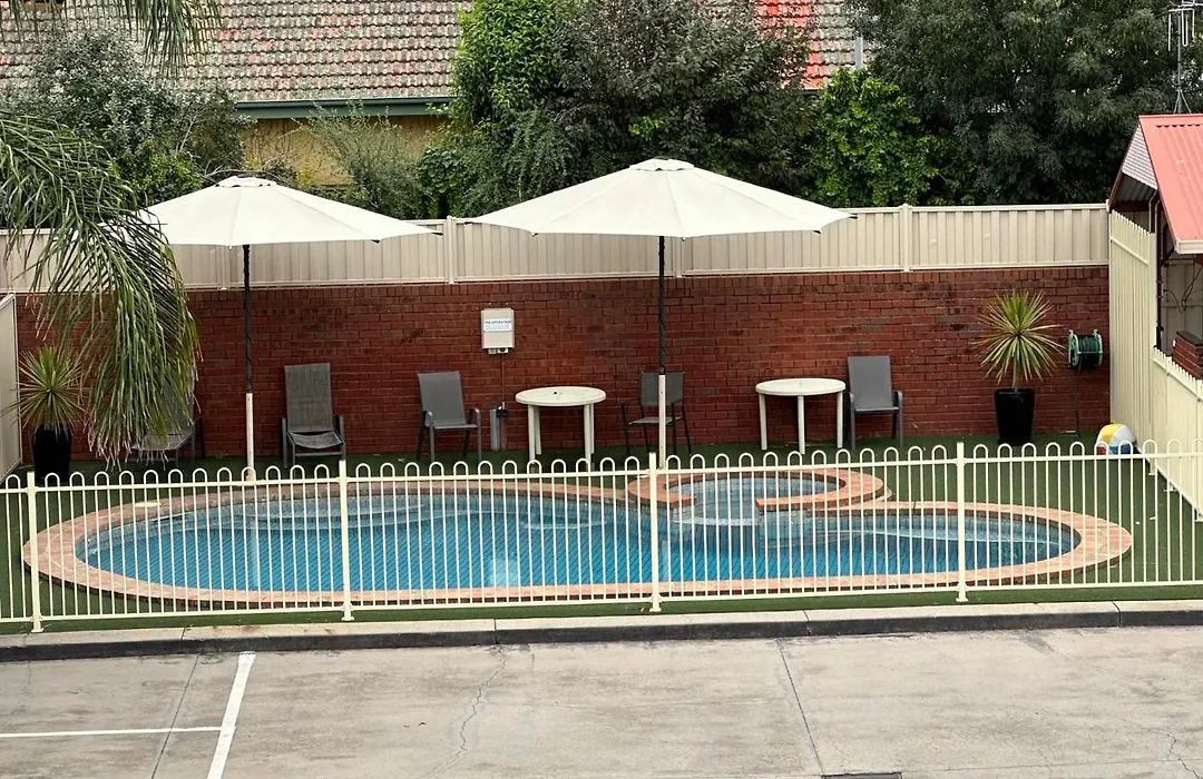 Courtyard Motor Inn-1