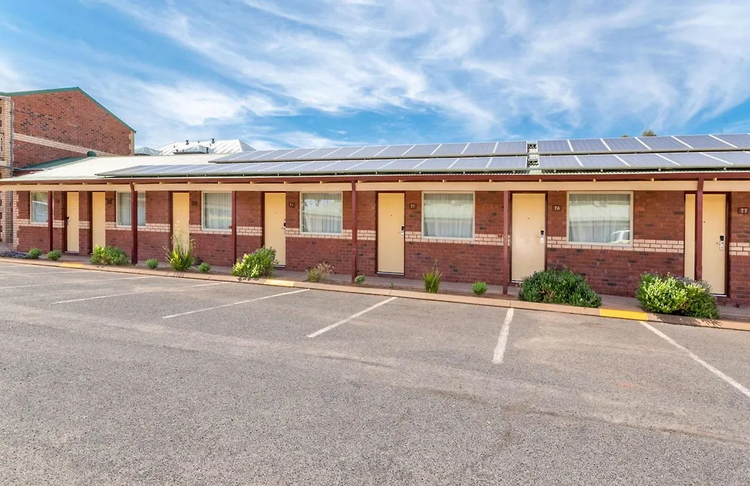 Quality Inn Railway Motel-1