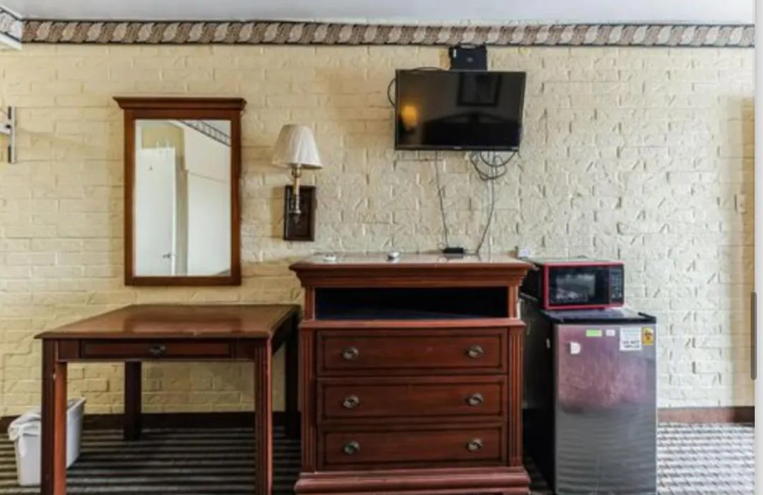 Regency Inn-1