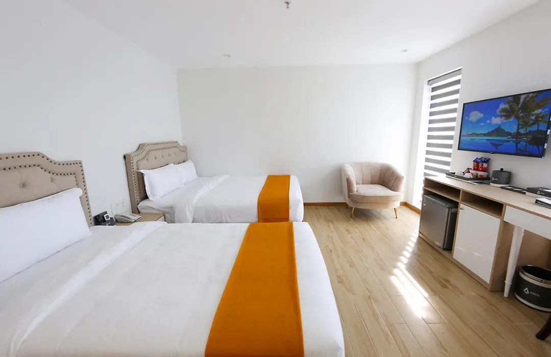 Rhm Luxury Hotel And Suite-1
