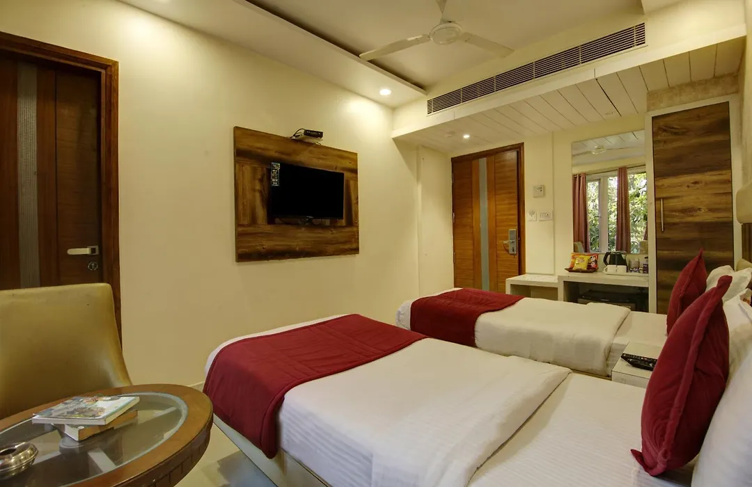 The Shanti Plaza - Traveler'S Choice Awarded 2025 - New Delhi Railway Station, Paharganj-1