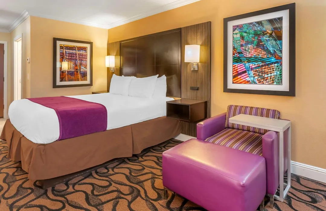 Best Western Plus Airport Plaza-1