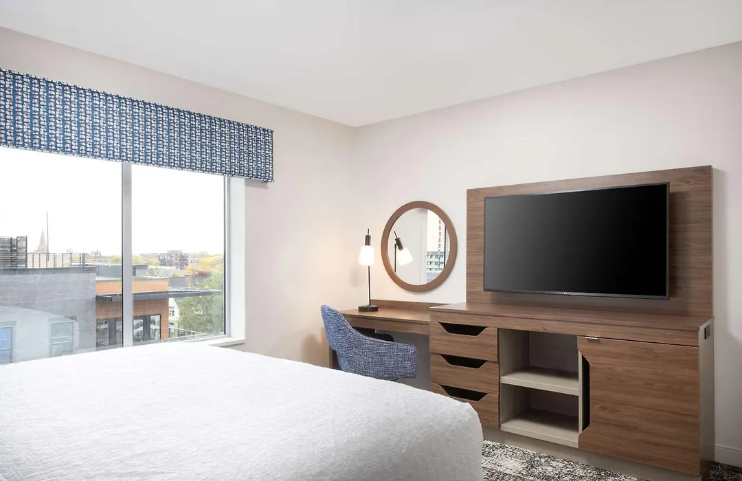 Hampton Inn & Suites Rochester Downtown-1