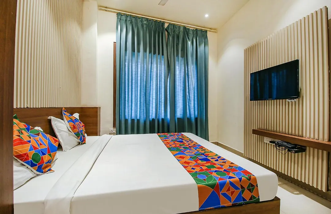 Fabhotel Royal Palace II-1
