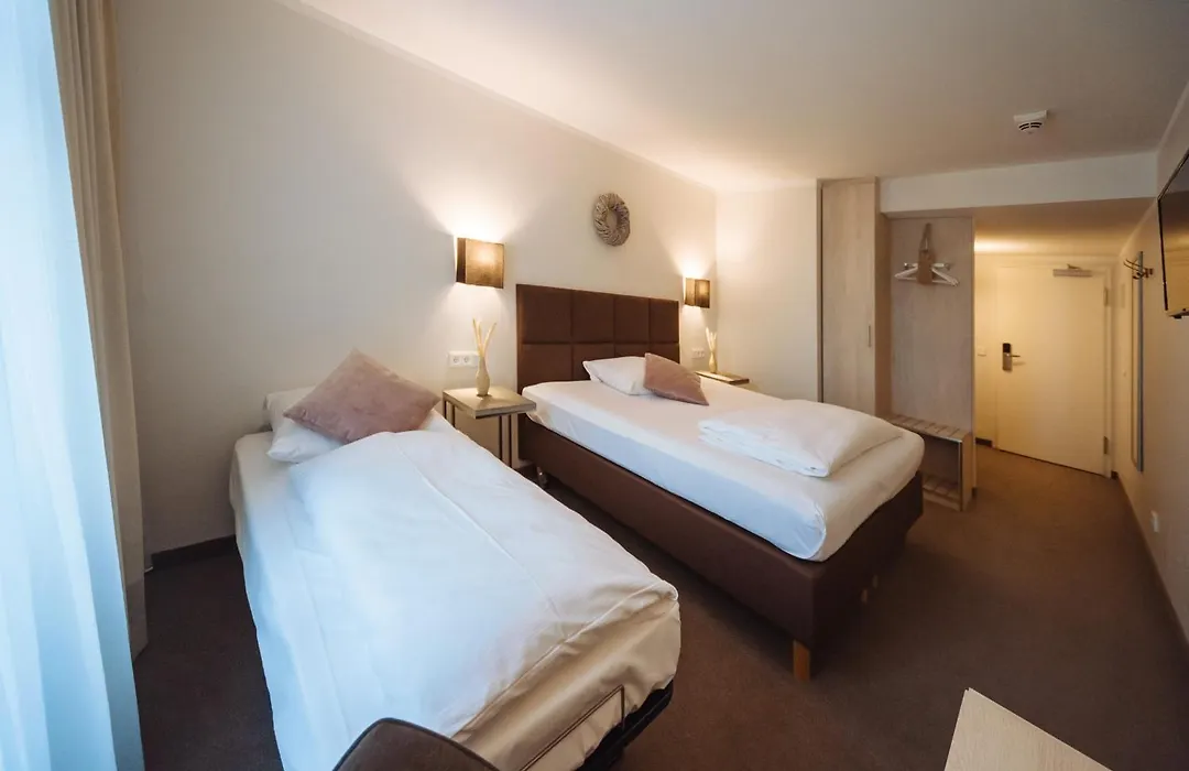 Landhotel Potsdam-1