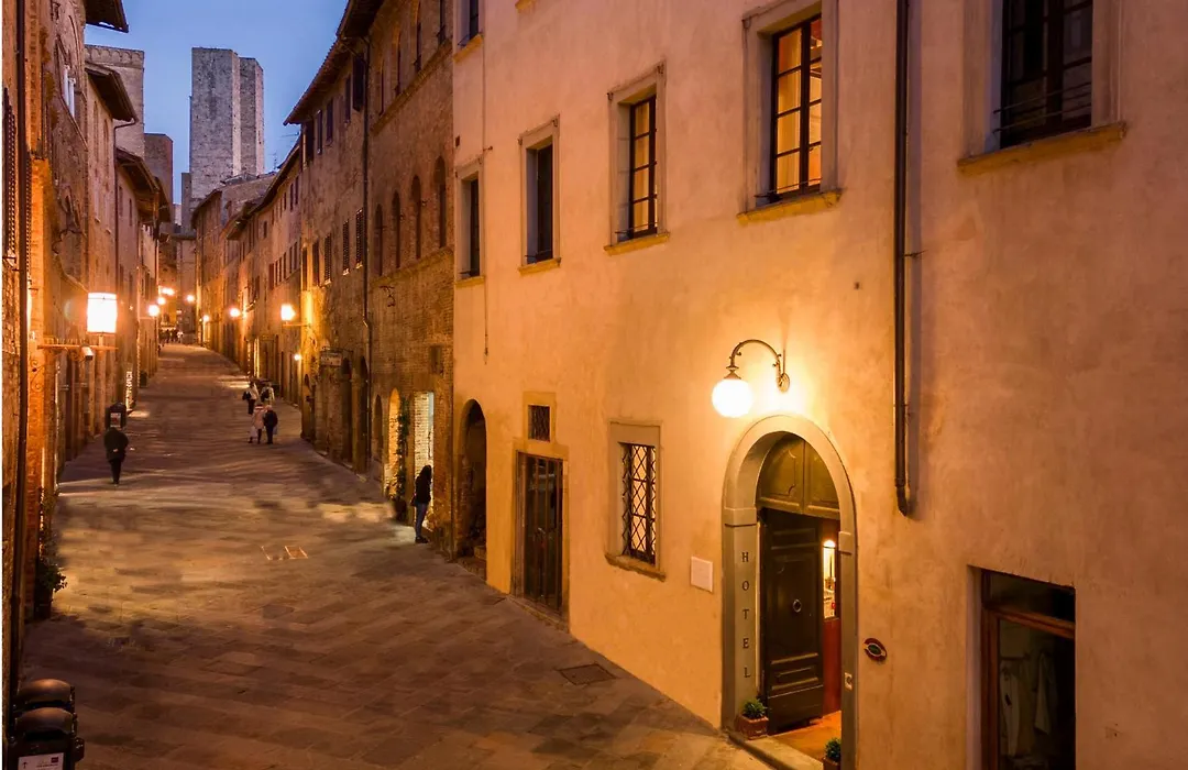 L'Antico Pozzo Boutique Historic Hotel In San Gimignano-1