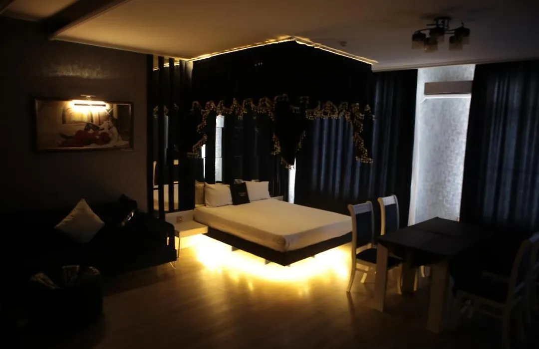 Titanik Hotel-1