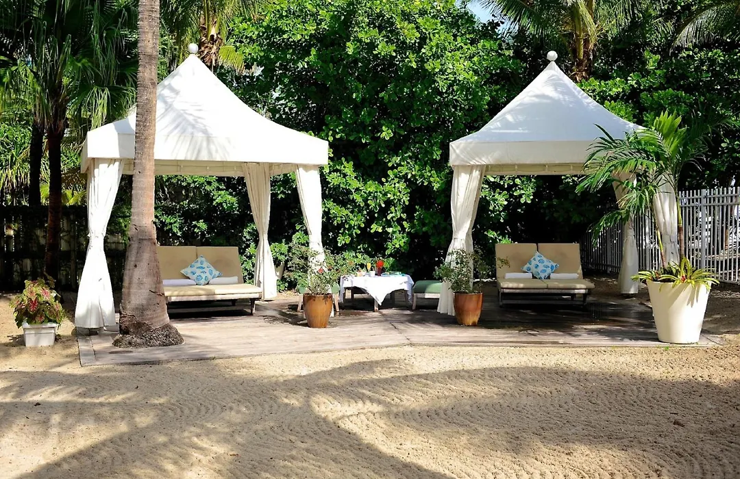 South Seas Hotel-1