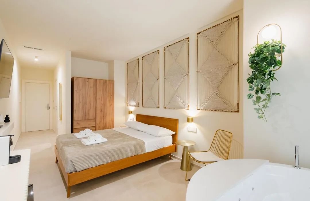 Porta D'Oro Charming House II & Spa-1