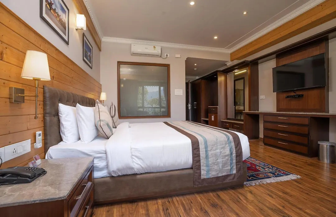 Summit Alpine Abode Hotel 5 Mins From Mg Marg-1