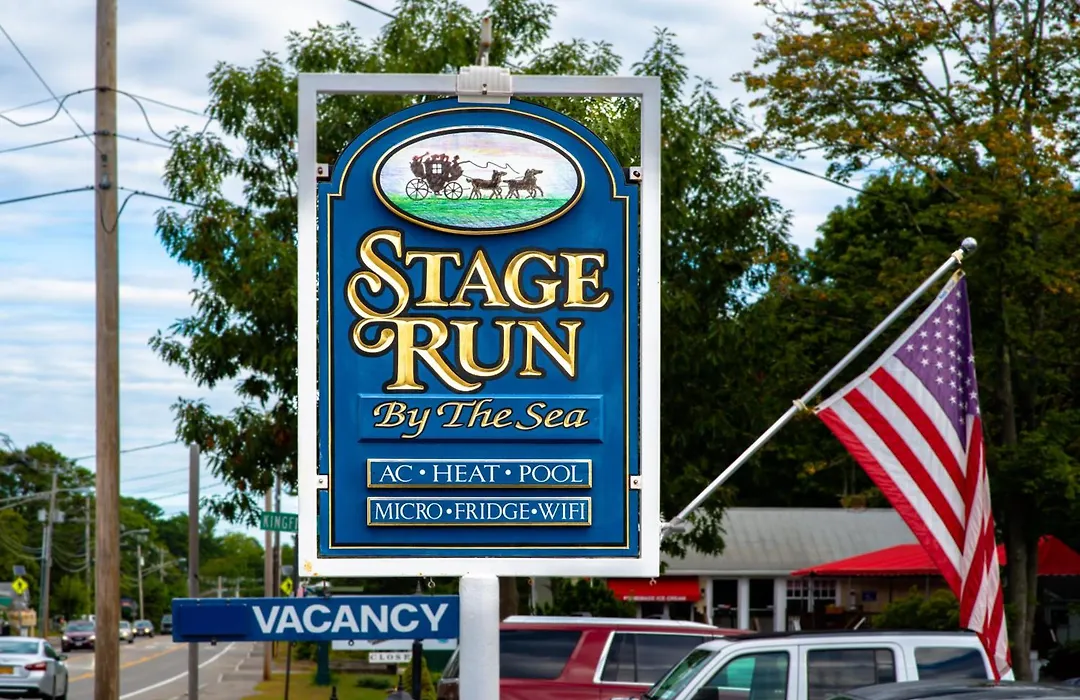 Stage Run By The Sea-1