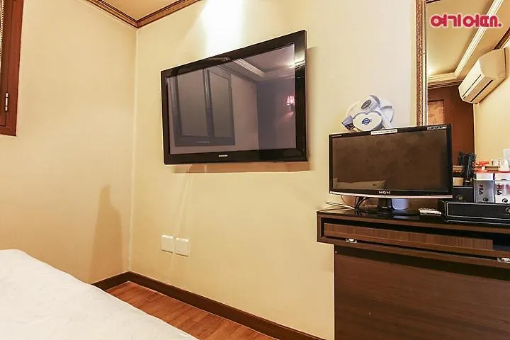 Coups Hotel-1