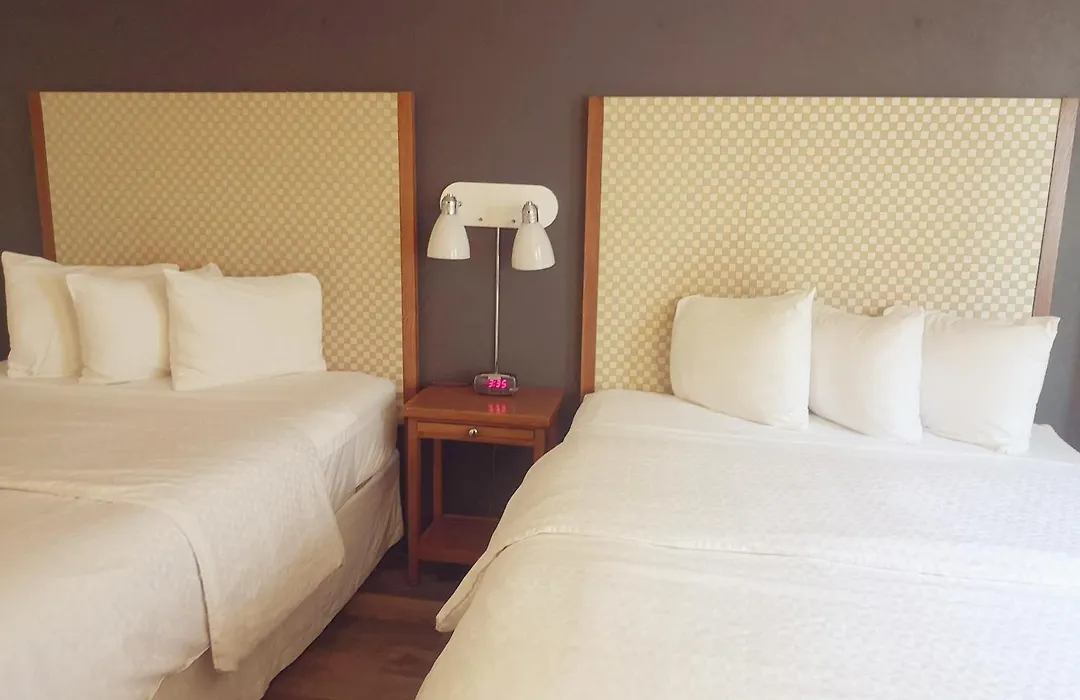 Travelodge By Wyndham Edmonton West-1