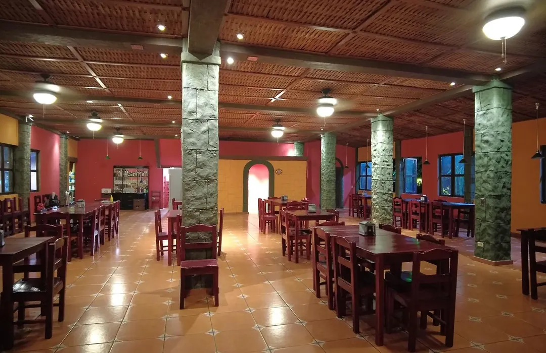 El Castillo De Piedra-1