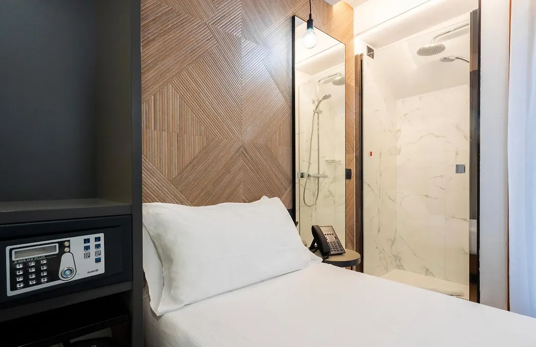 London Hotel-1