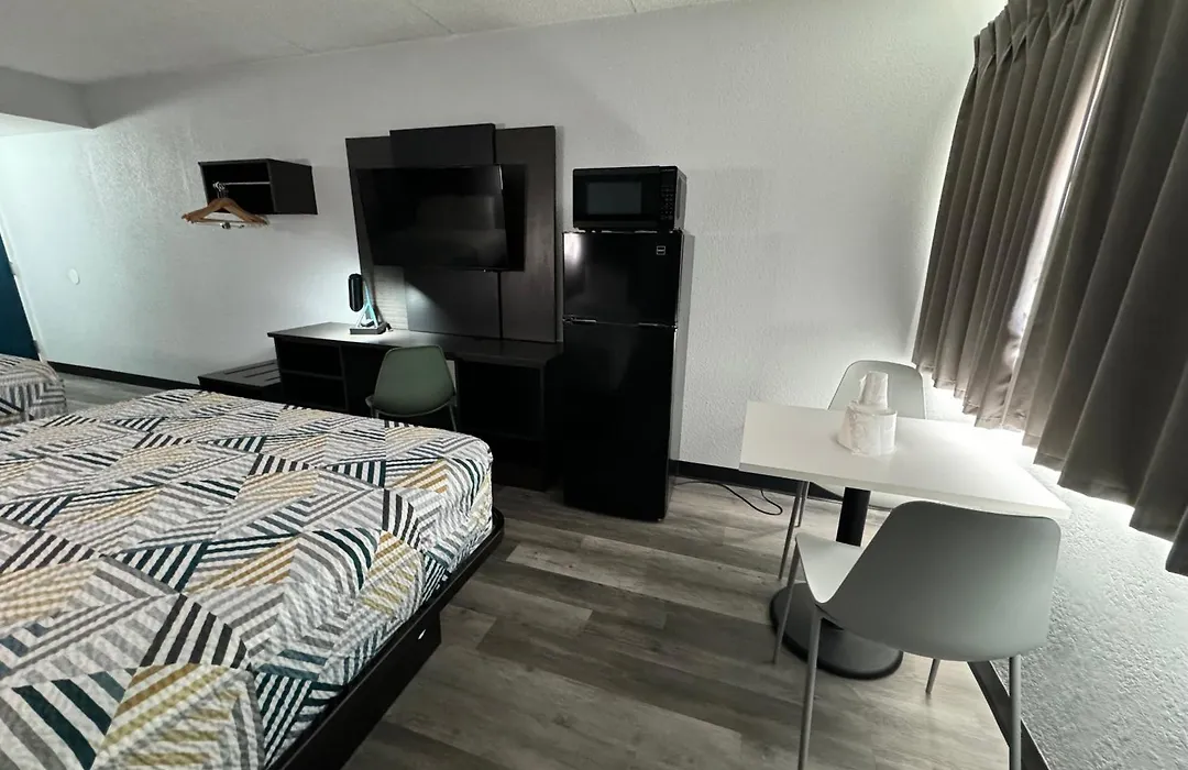 Studio 6 Suites East Syracuse Airport-1
