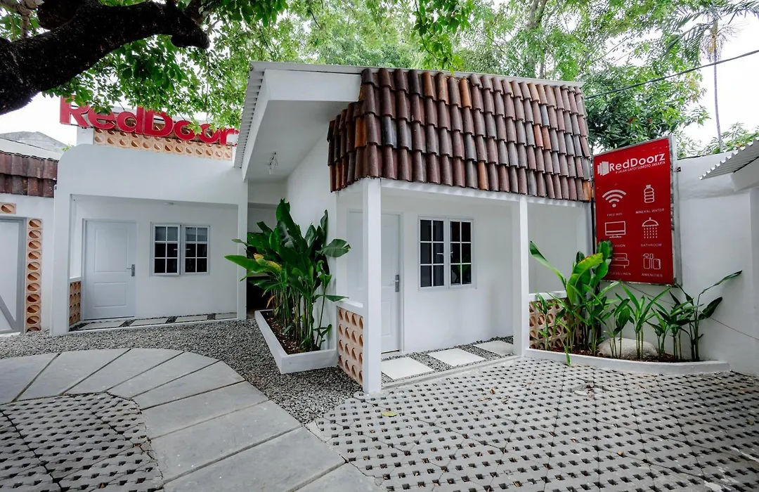 Reddoorz Plus At Jalan Gatot Subroto Jakarta-1