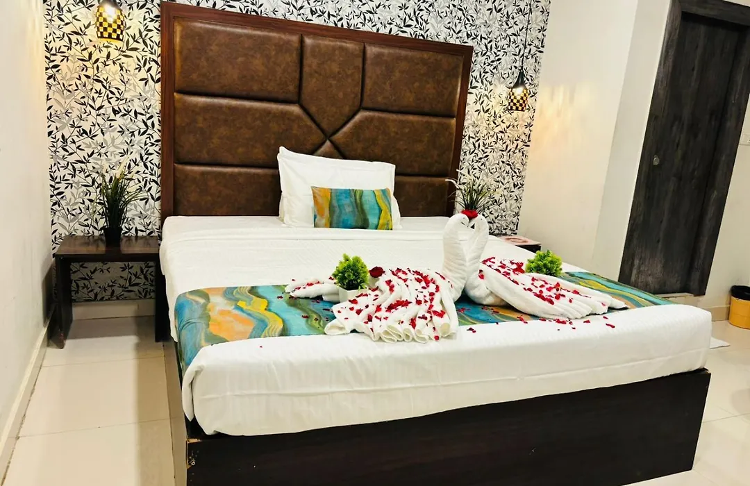 Hotel Oak By Mega Groups-1