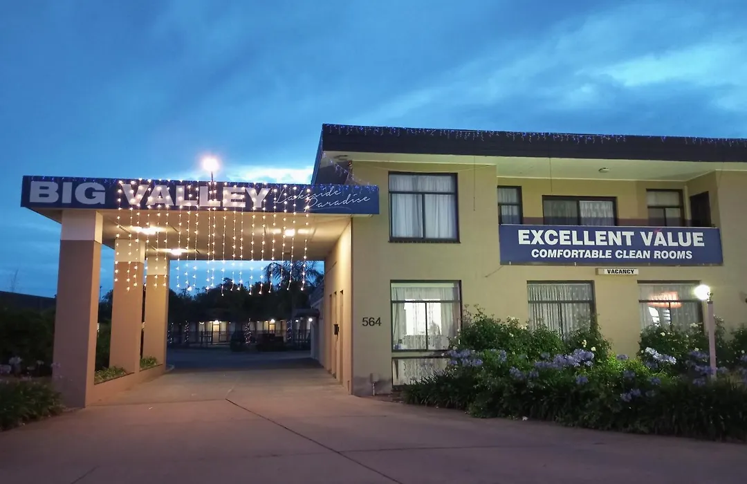 Big Valley Lakeside Paradise Motor Inn-1