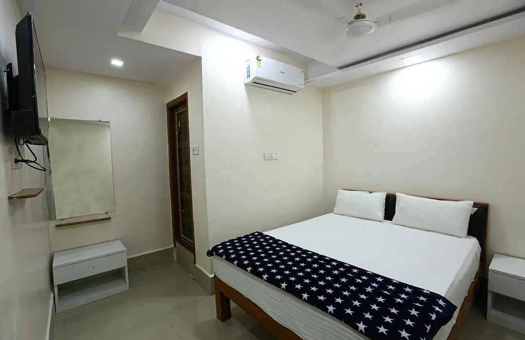 Hotel Golden City-1