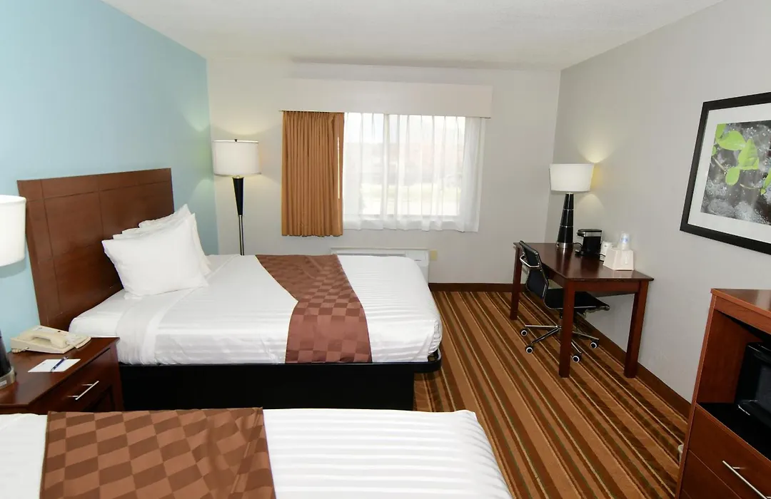 Rock Island Inn & Suites Marshalltown-1