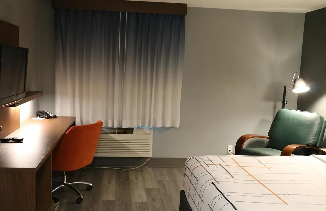 La Quinta By Wyndham Chicago Gurnee-1