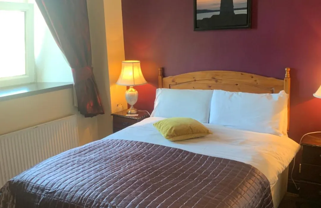 Buggle'S Pub And Accommodation-1