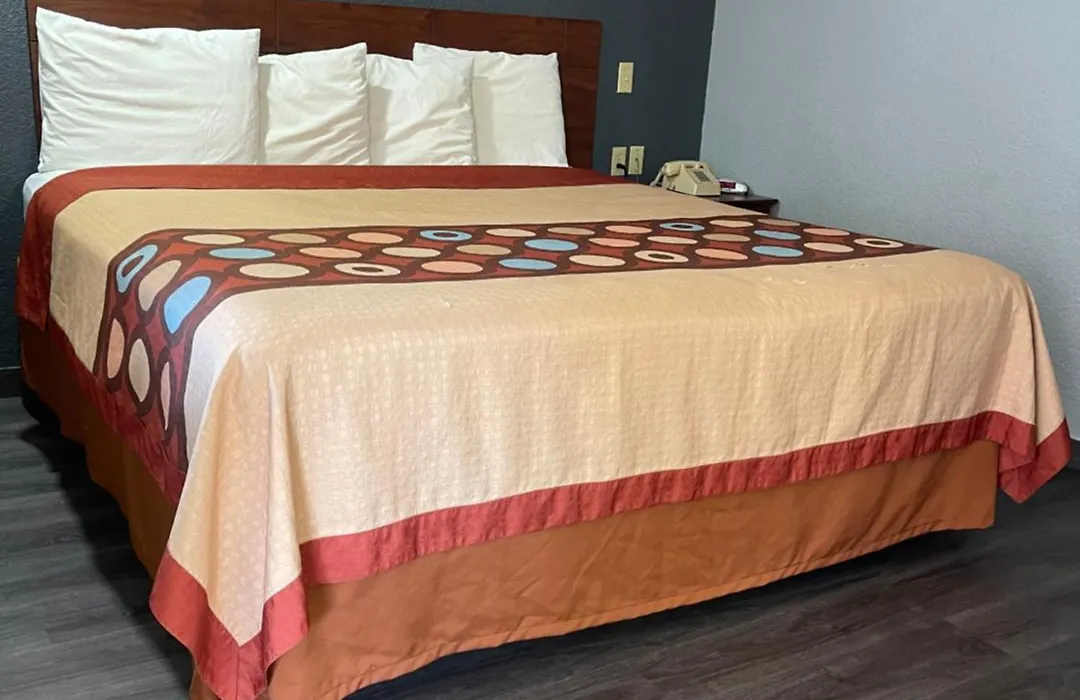 Budget Inn Buffalo-1