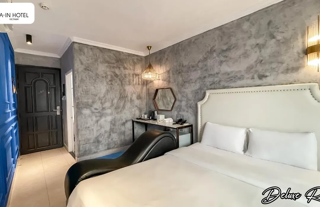 A In Hotel Del Luna-1