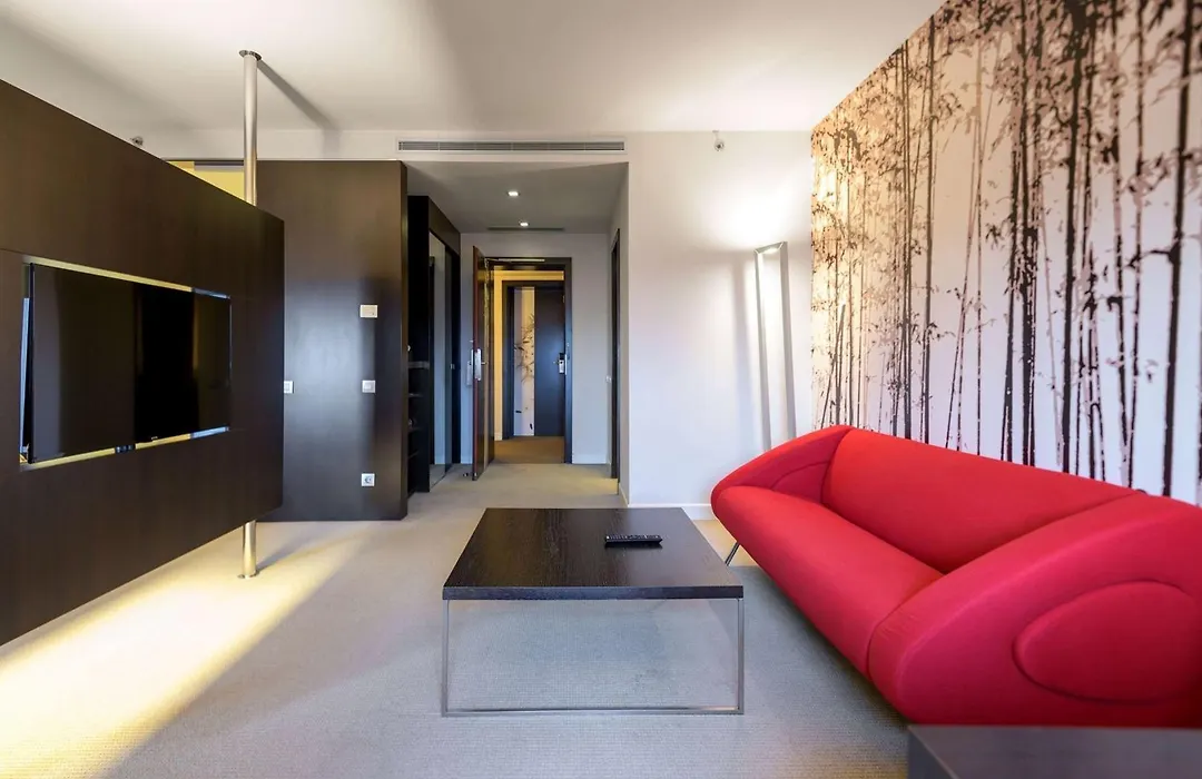 Ramada Plaza By Wyndham Bucharest Convention Center-1