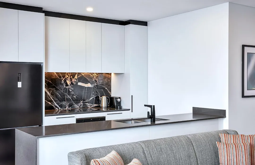 Meriton Suites Liverpool-1