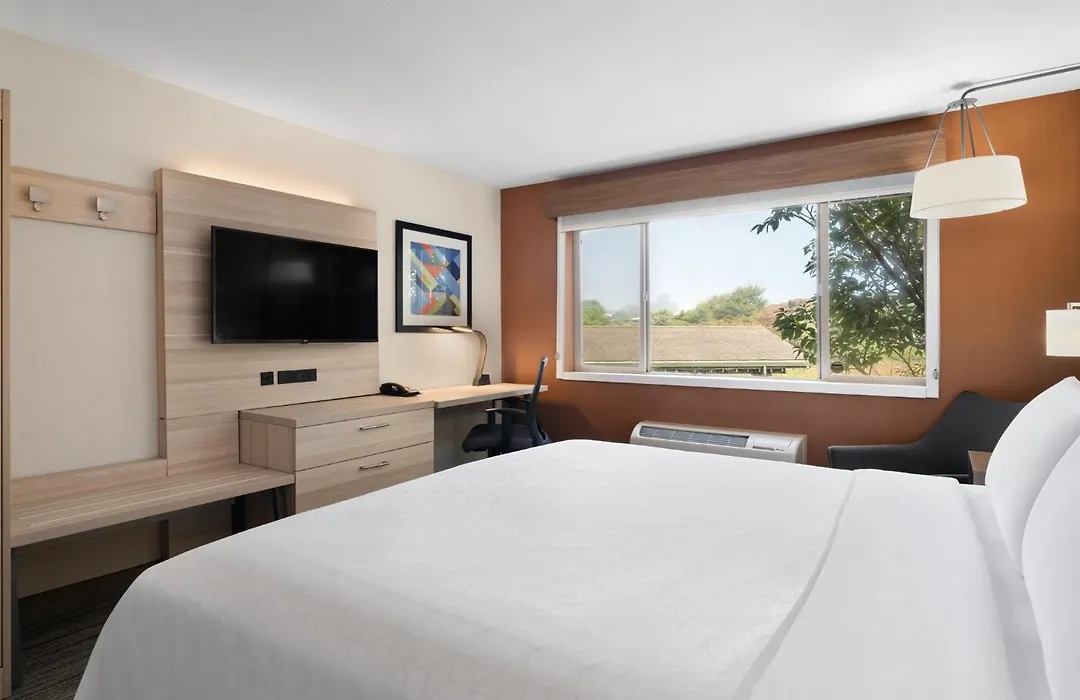 Holiday Inn Express Fort Bragg By Ihg-1