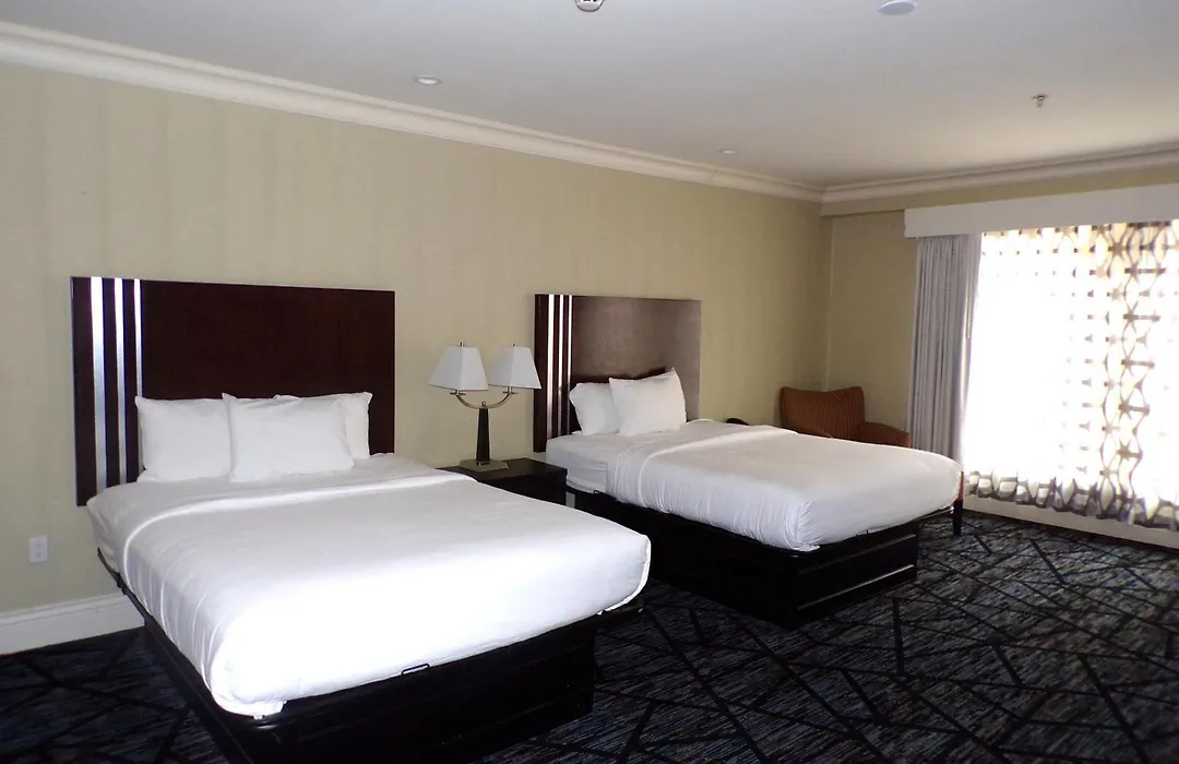 Niagara Crossing Hotel And Spa-1