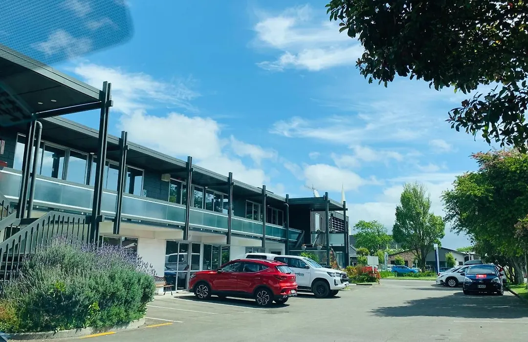 Alpha Motor Inn-1